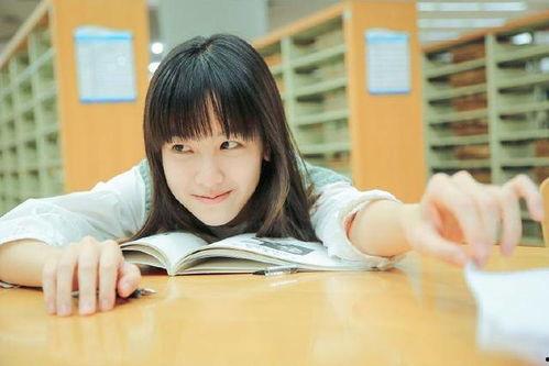 娱乐吃瓜酱现在的大学生,揭秘当代大学生“吃瓜”现象